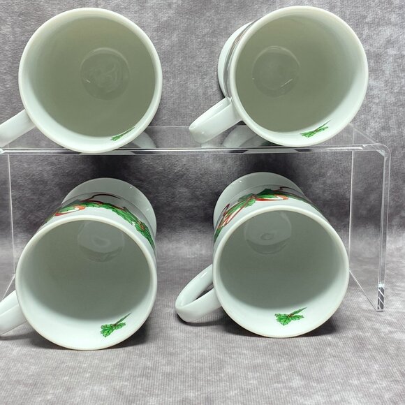 4 Vintage Footed Christmas Mugs Berries & Bows Pattern Cups by Wicks N' Sticks - Picture 6 of 9